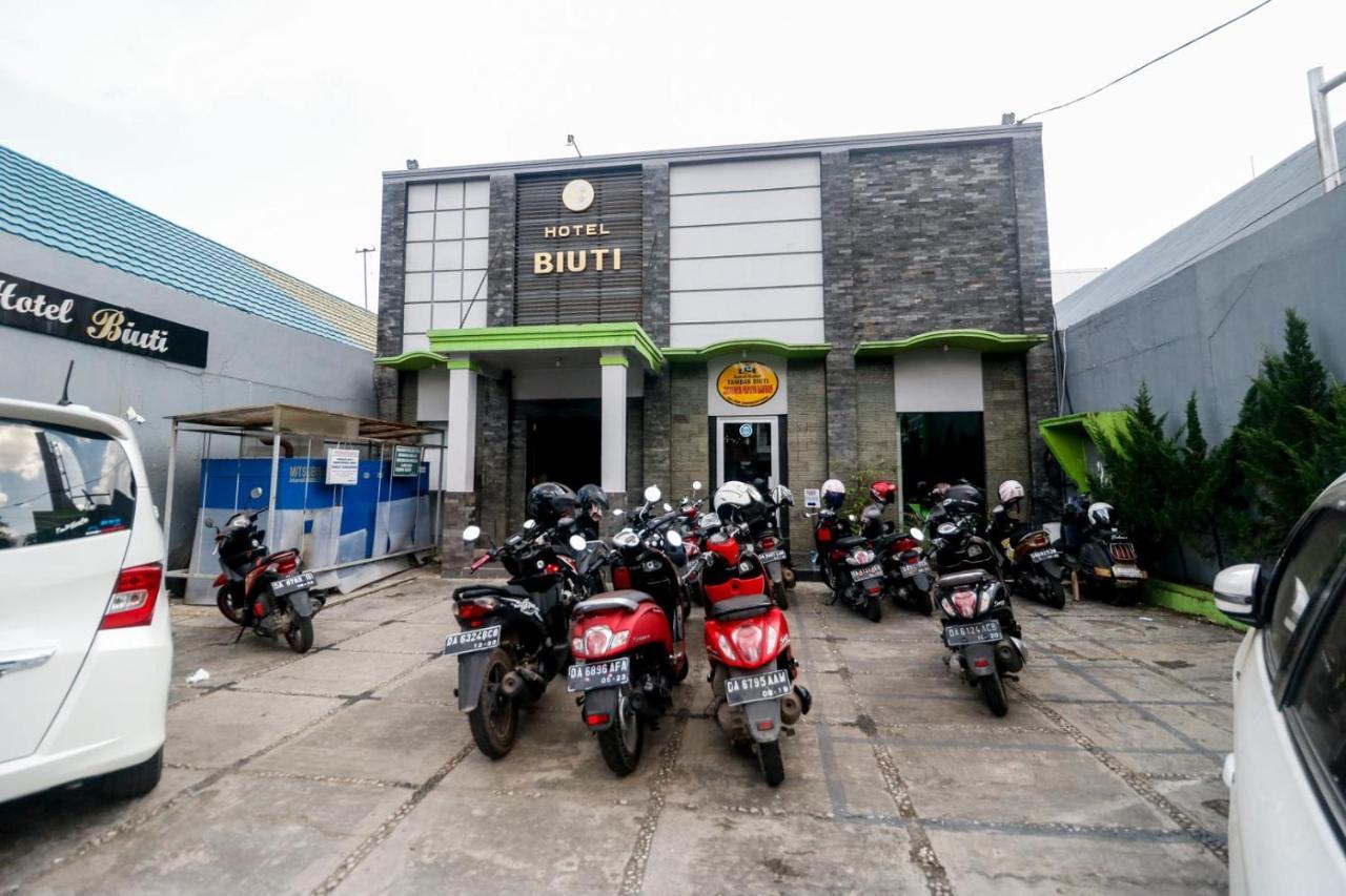 Reddoorz Plus @ Banjarmasin Tengah Banjarmasin (South Kalimantan) Exterior foto